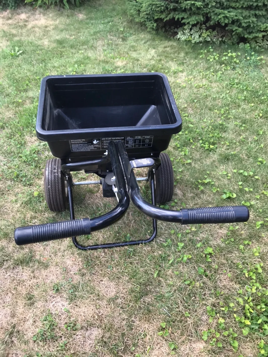 Lawncrafter 75 Agri-Fab Spreader image indicator(2)