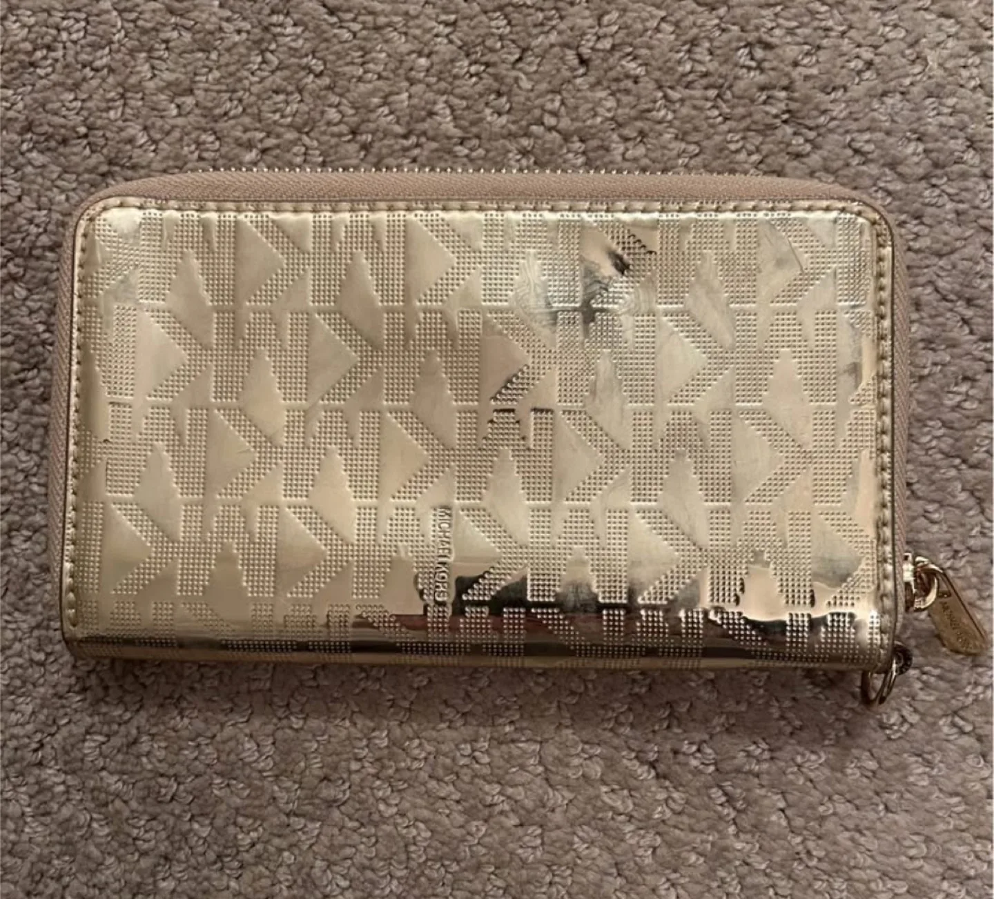 Michael Kors Gold Wallet image indicator(2)