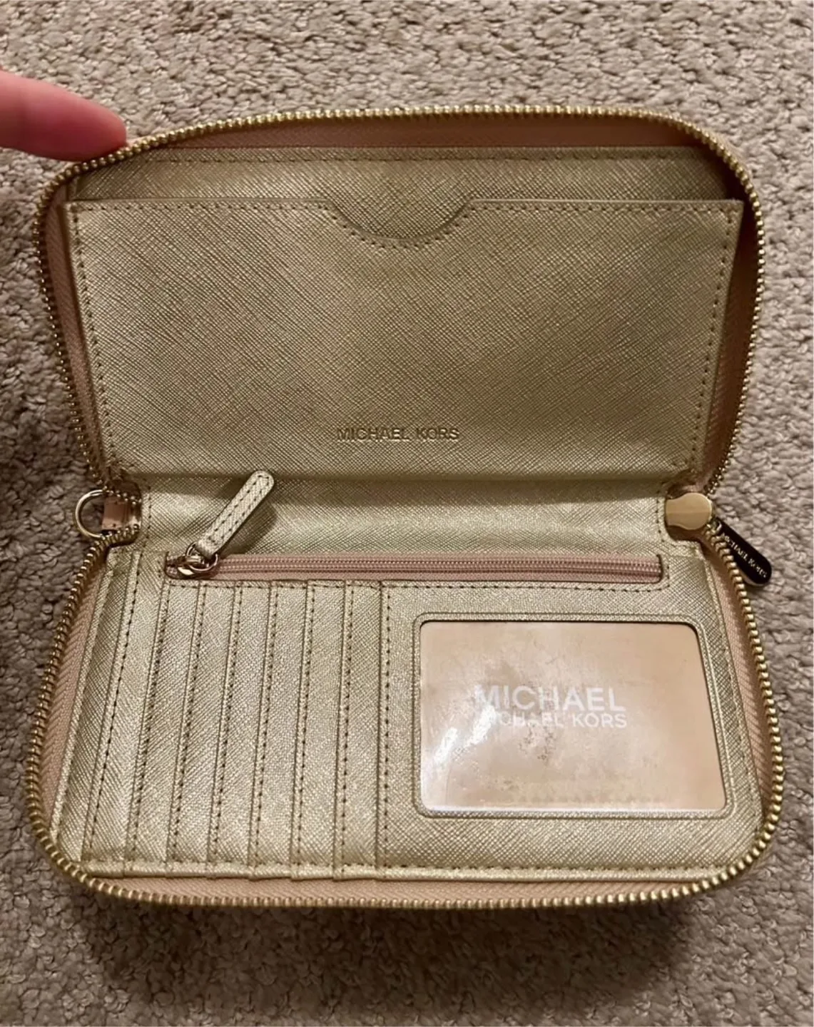 Michael Kors Gold Wallet image indicator(3)