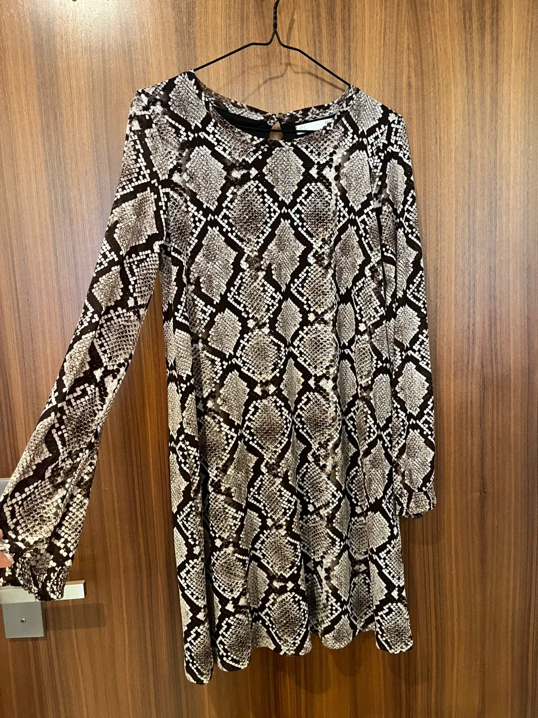 Moving Sale‼️Mixed Dresses - Various Brands & Styles image indicator(2)