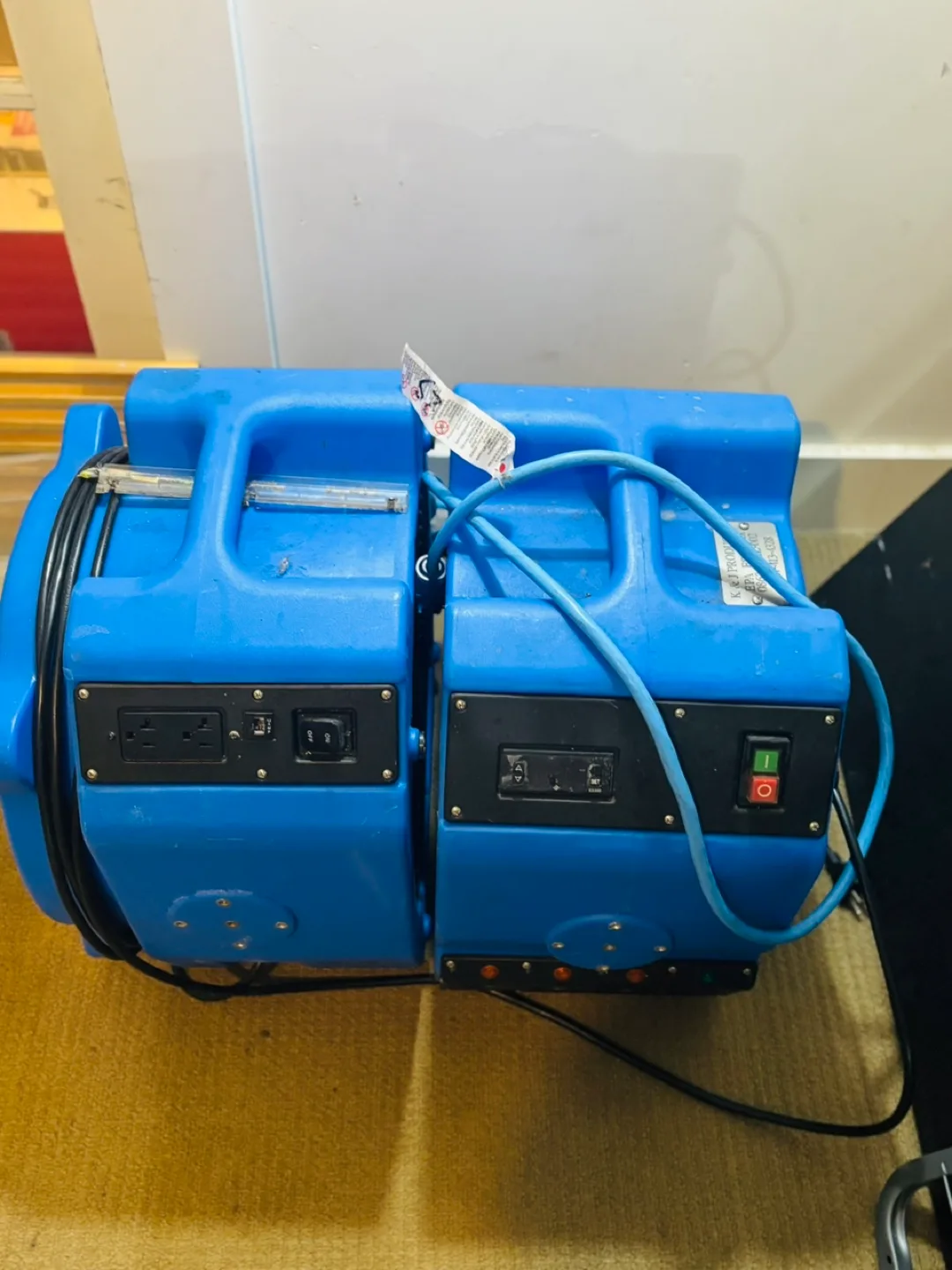 Blue Air Mover/Carpet Dryer thumbnail