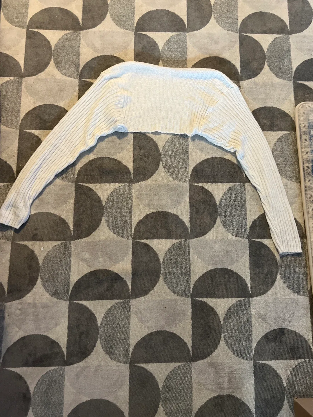 White Knit Cropped Cardigan image indicator(2)