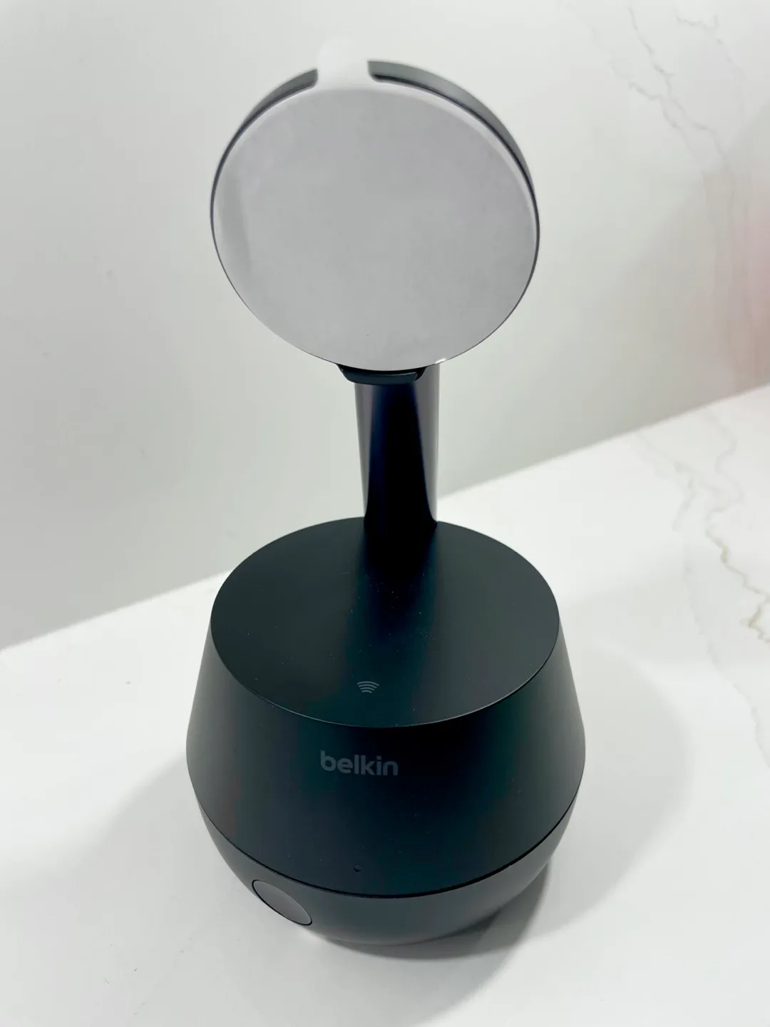 Belkin Stage Auto-Tracking Stand Pro with DockKit, 360 Rotation image indicator(5)