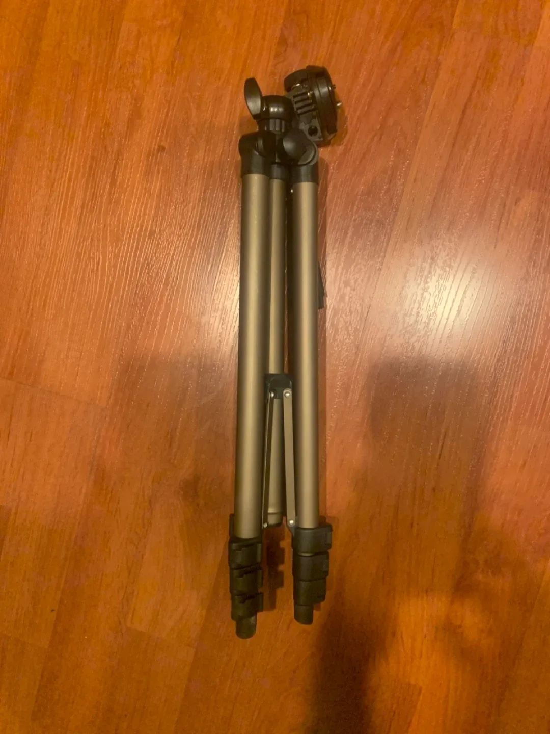 Camera Tripod thumbnail