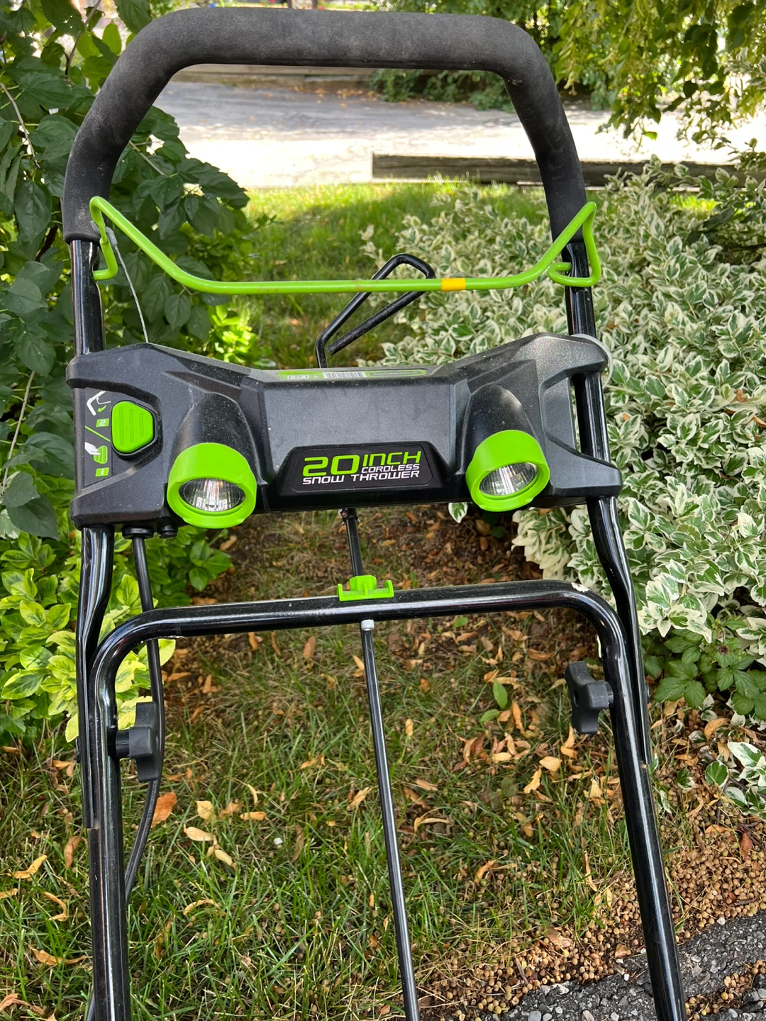 Greenworks 20-Inch 40V Cordless Snow Thrower - photo 3