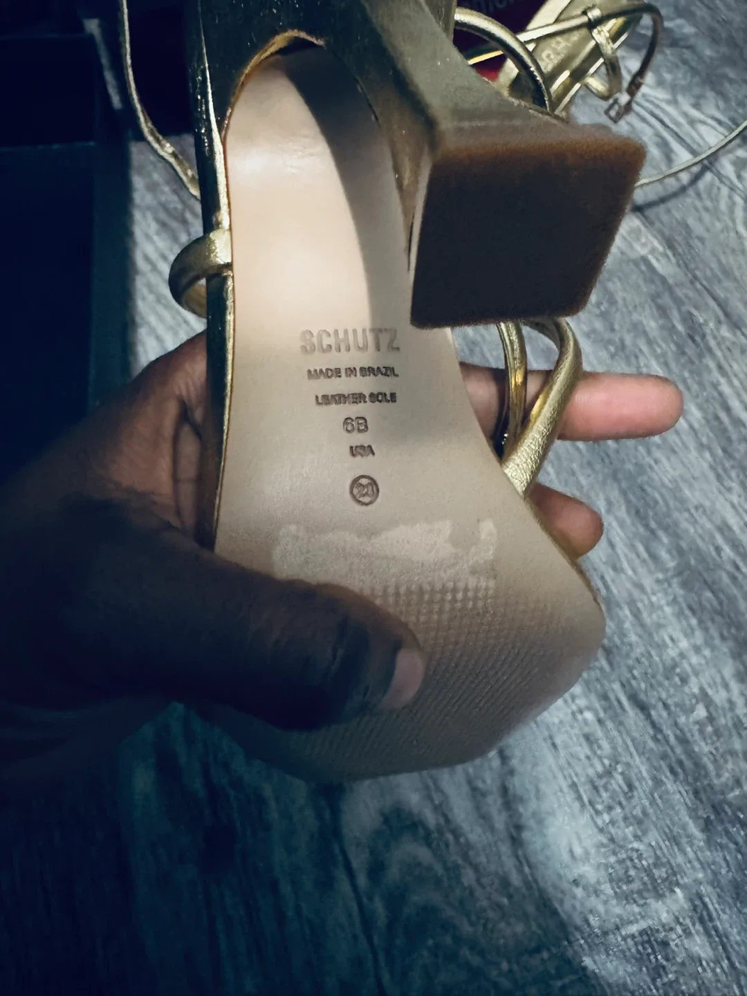 Schutz heels image indicator(4)