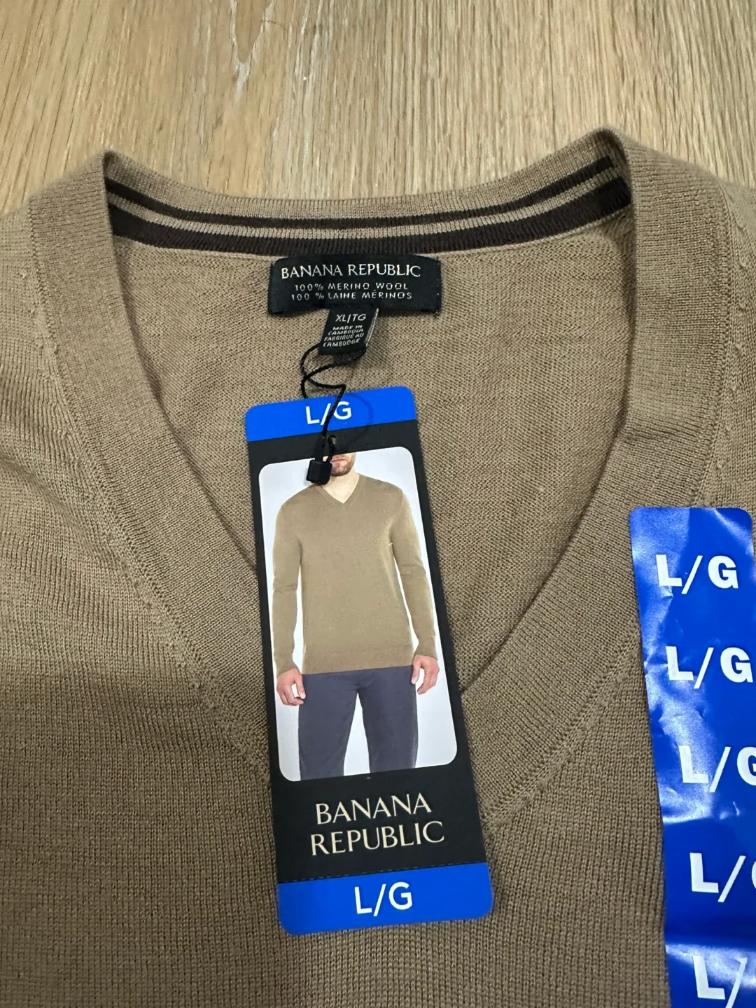 Banana Republic Merino Wool Mens Beige Sweater Size XL image indicator(2)