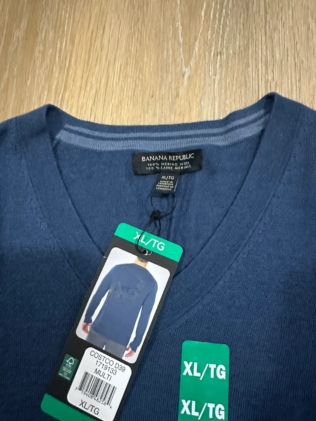 Banana Republic Merino Wool Mens Maroon Sweater Size Large image indicator(2)