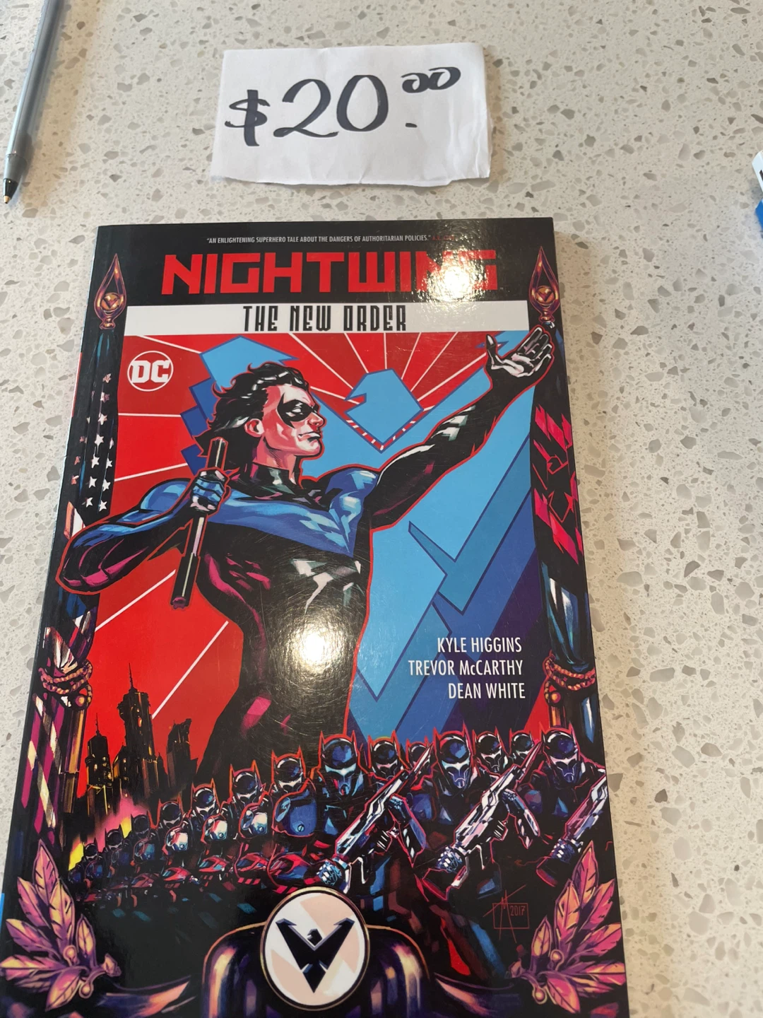 DC Comics: Grayson #1 & Nightwing Comics - photo 2