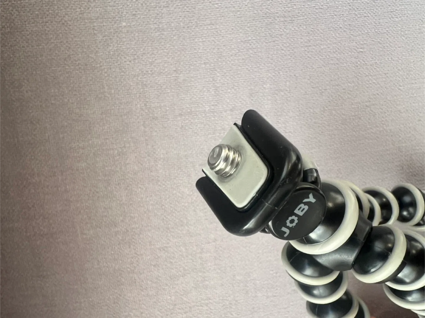 JOBY Black and White Flexible mini Tripod image indicator(3)