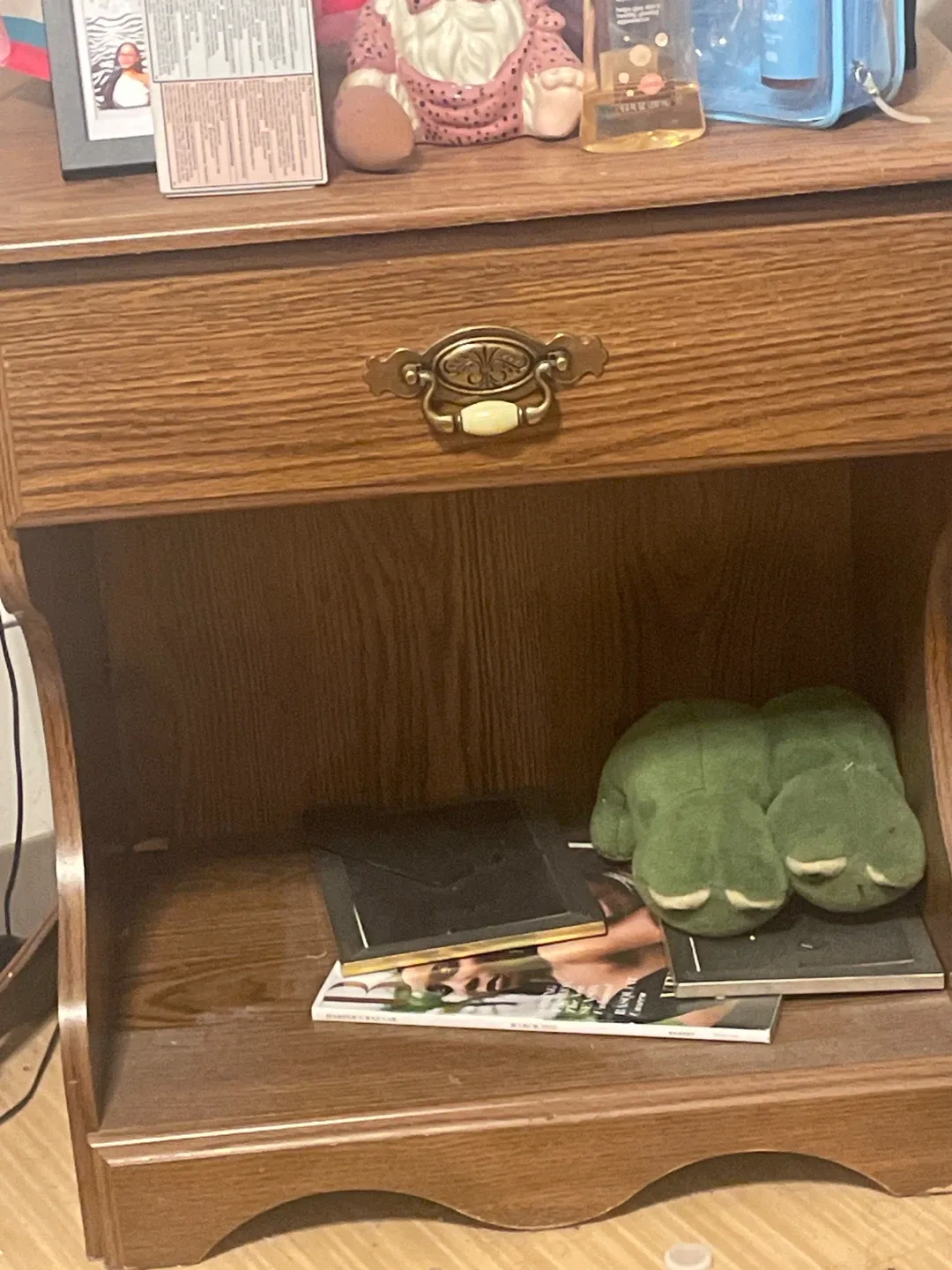 I’m selling a nightstand🥕 thumbnail