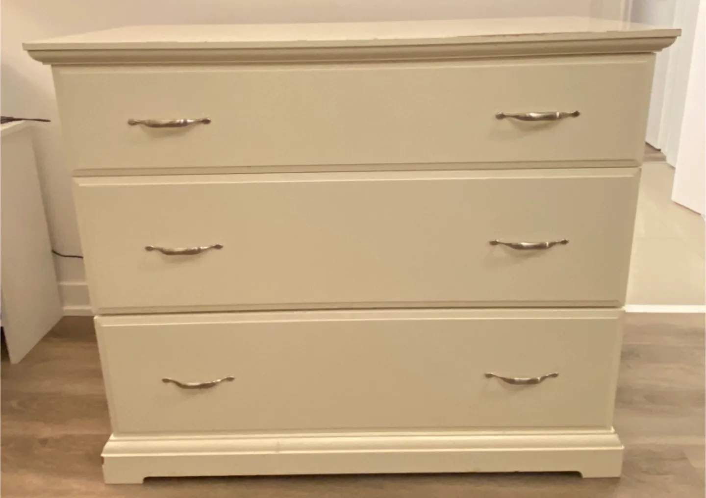 Three-Drawer Dresser - Beige image indicator(4)