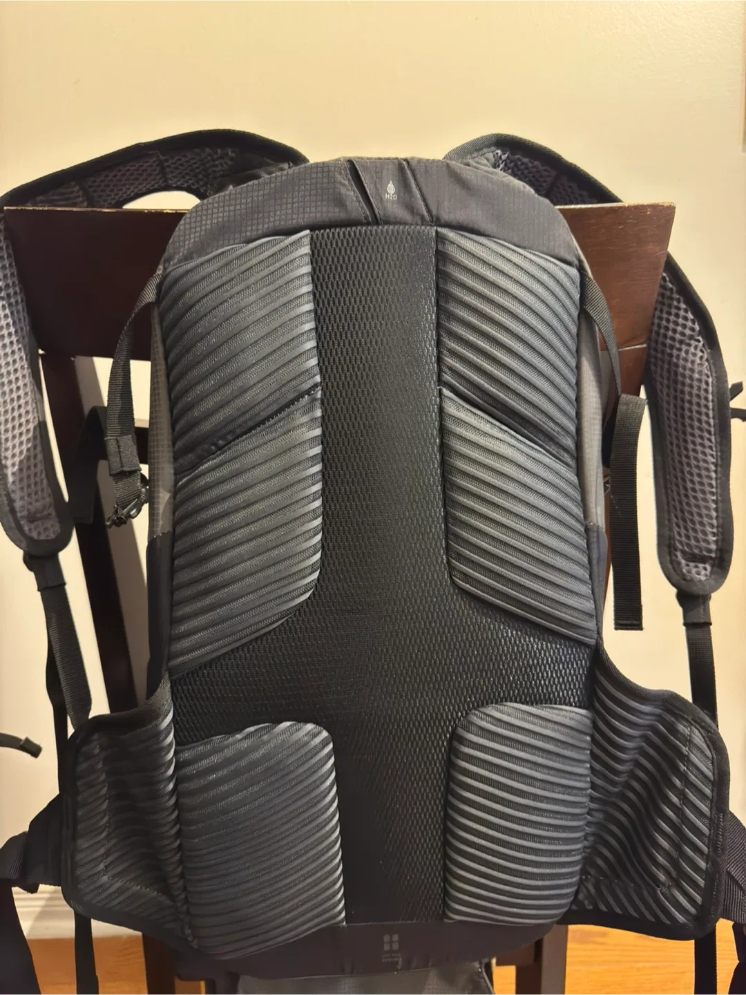 EVOC Ride 12 Backpack/ NEW 2L Bladder included image indicator(4)