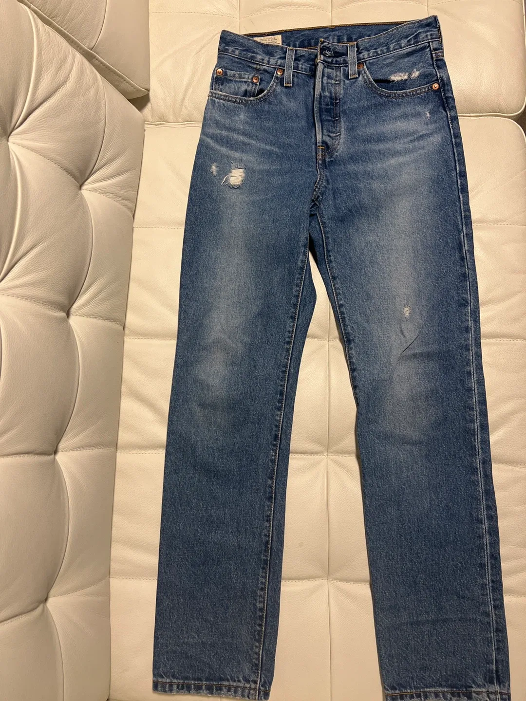 Levi's 501 Jeans size 24 image indicator(2)