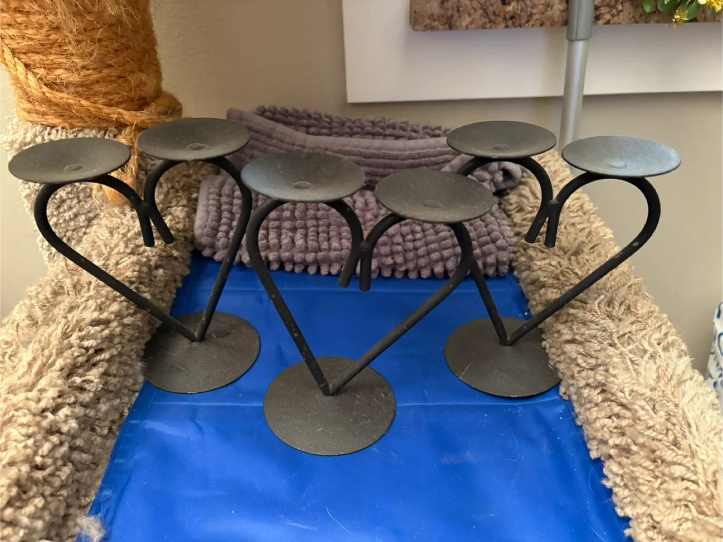 Black Metal Heart Shaped Candle Holders 🥕 thumbnail