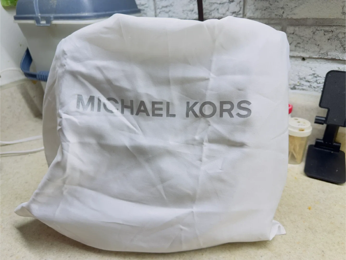 Michael Kors Crossbody Bag image indicator(10)