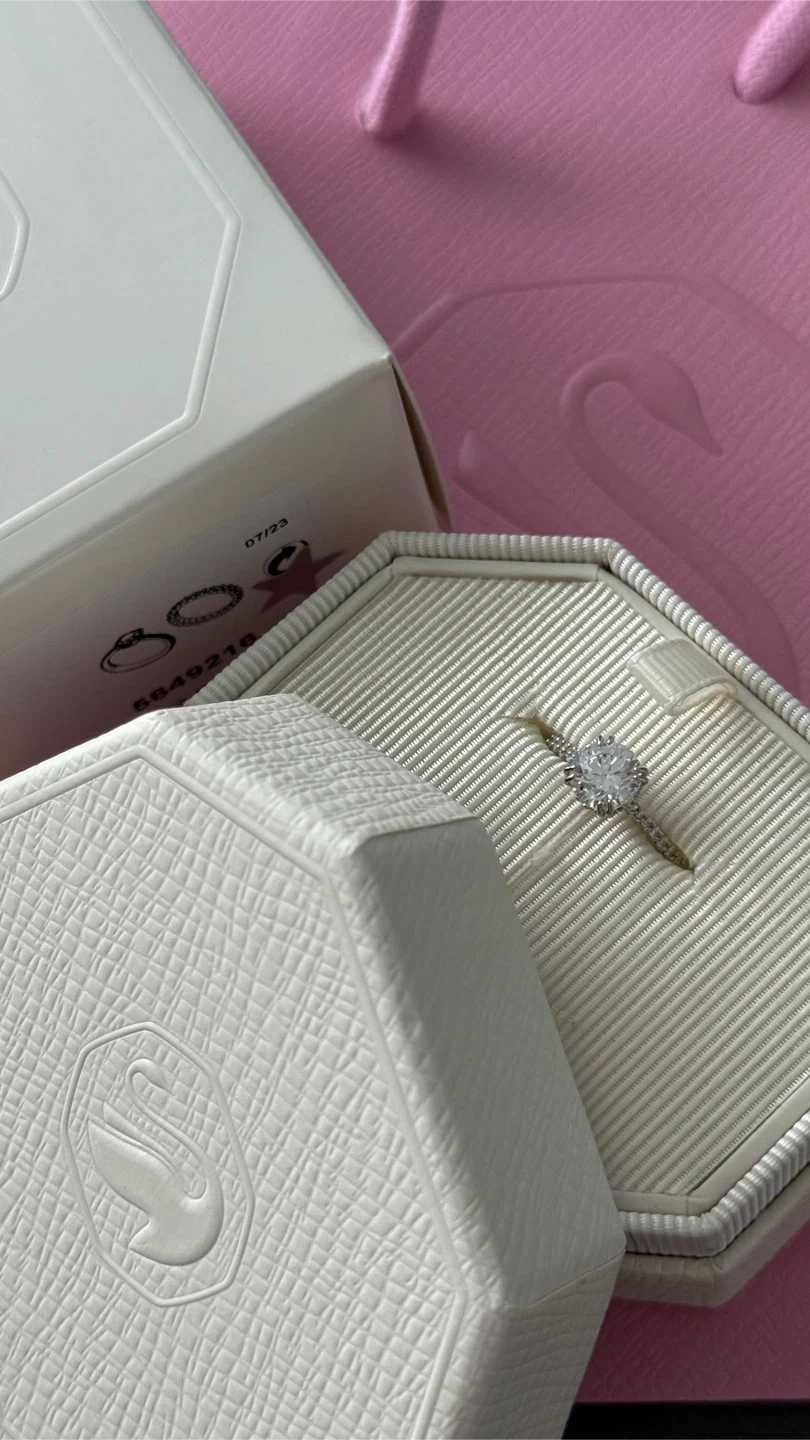 Swarovski stilla ring