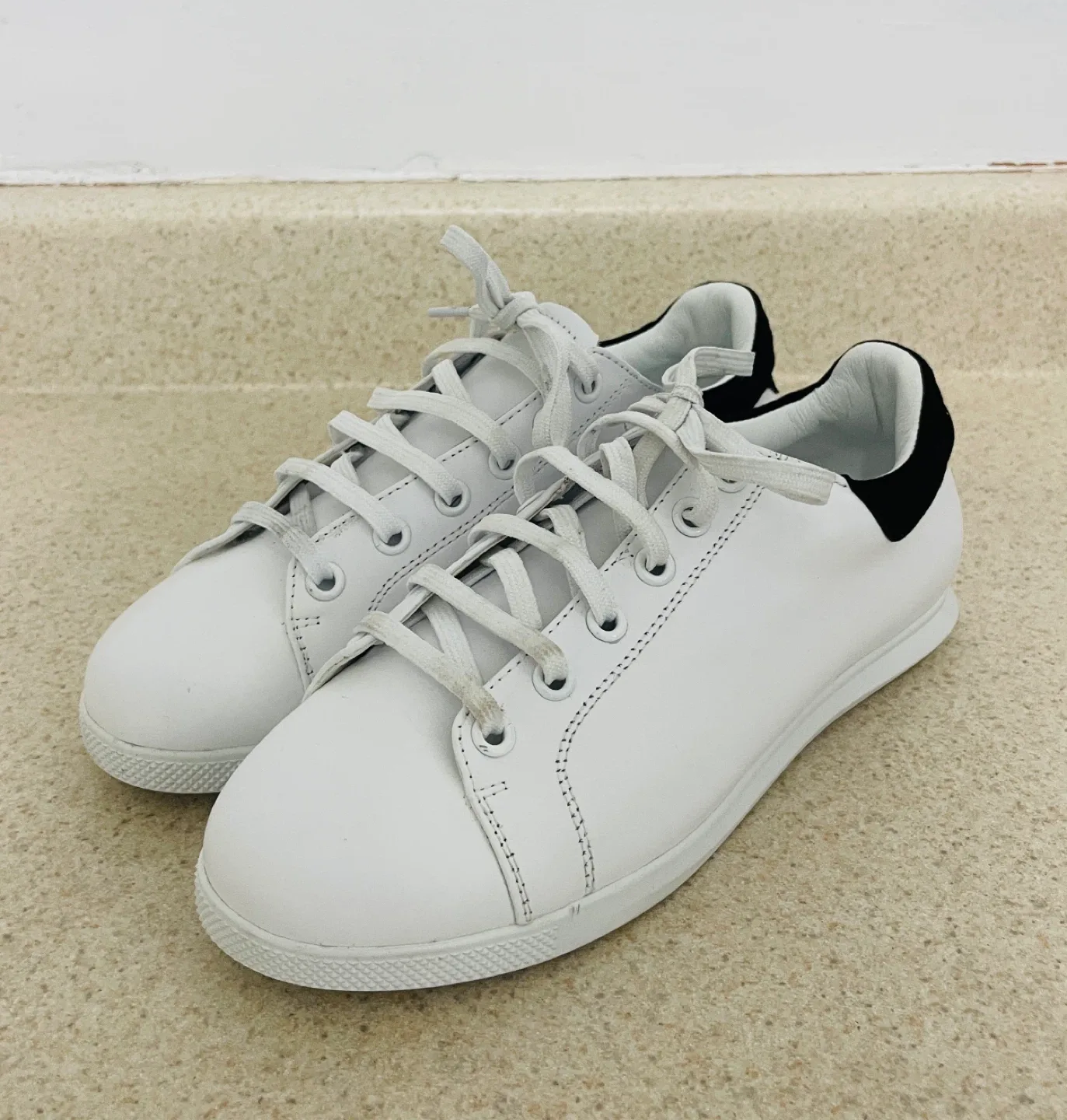 Alexander McQueen White Leather Sneakers image indicator(2)