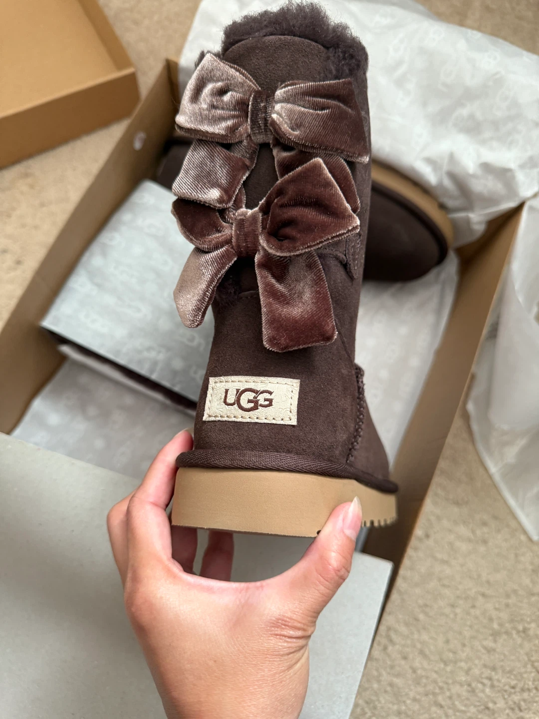 New UGG Bailey Bow Velvet Ribbon Chocolate Boot - Size 7 - photo 4