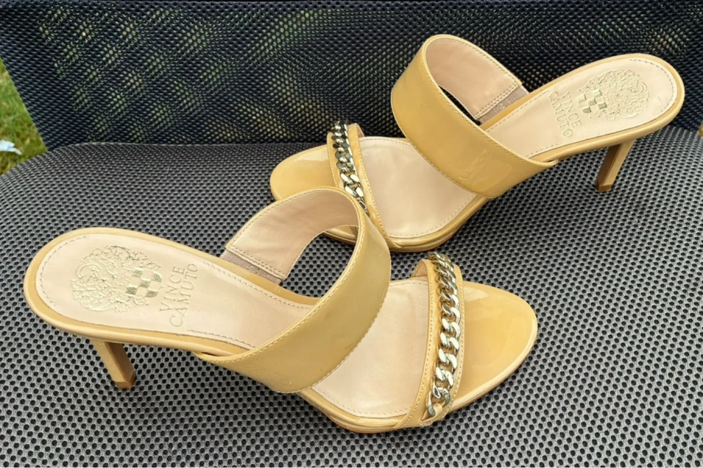 Vince Camuto “Vo-Jamie” Pumps - EUC thumbnail