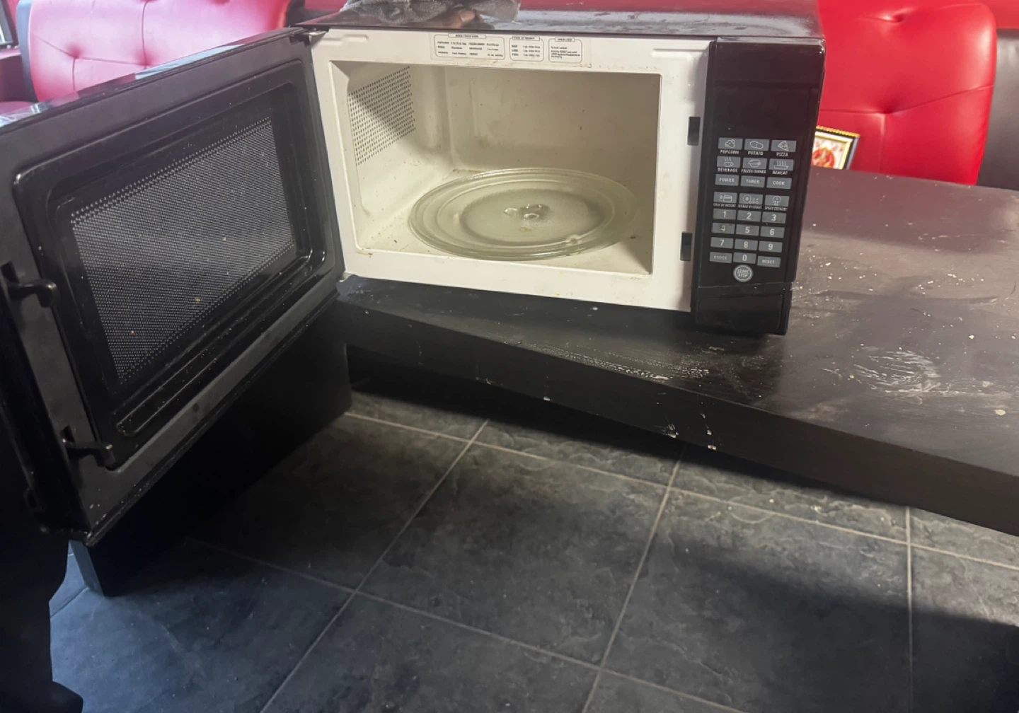 RCA Microwave - Black - photo 3