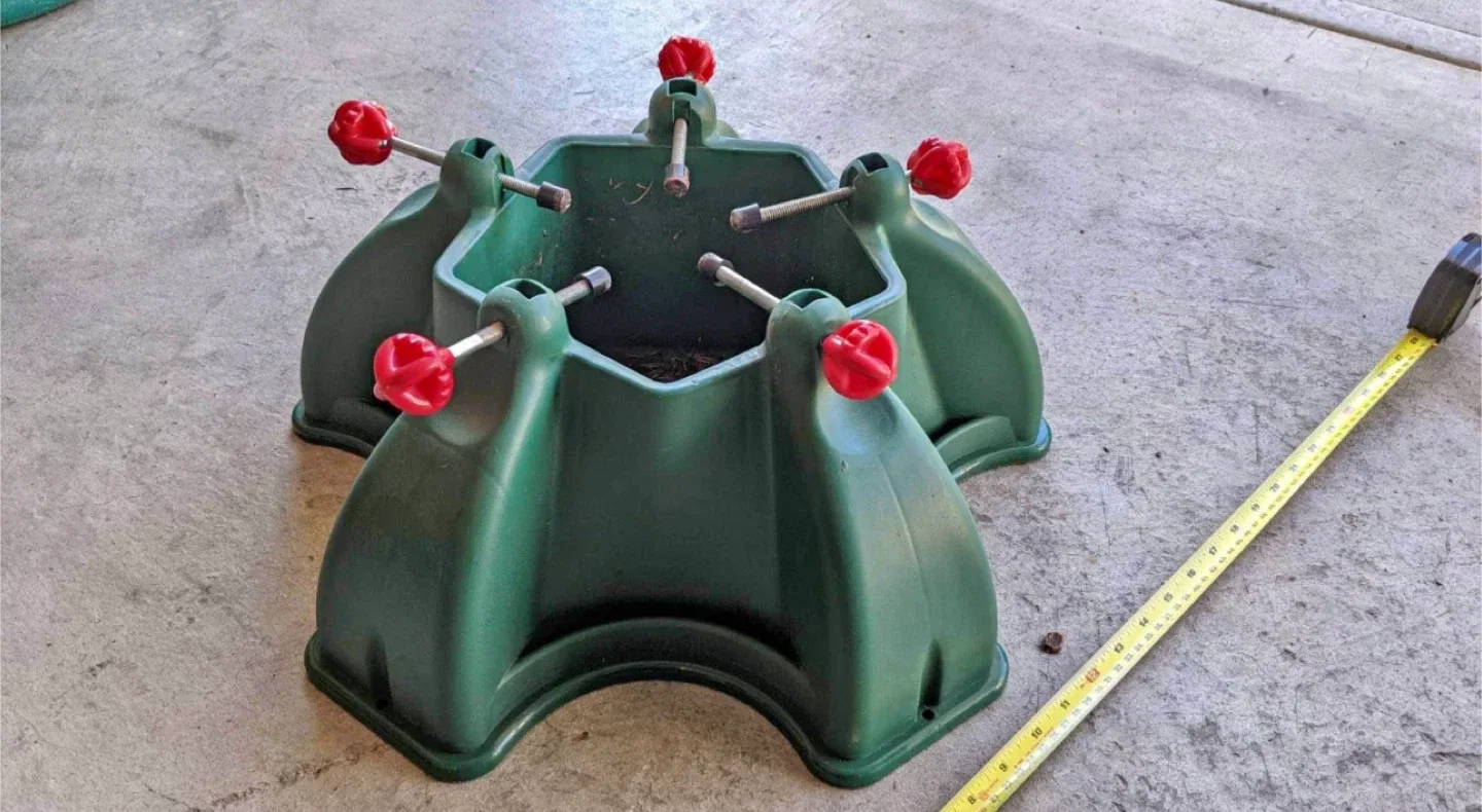 Green Christmas Tree Stand thumbnail