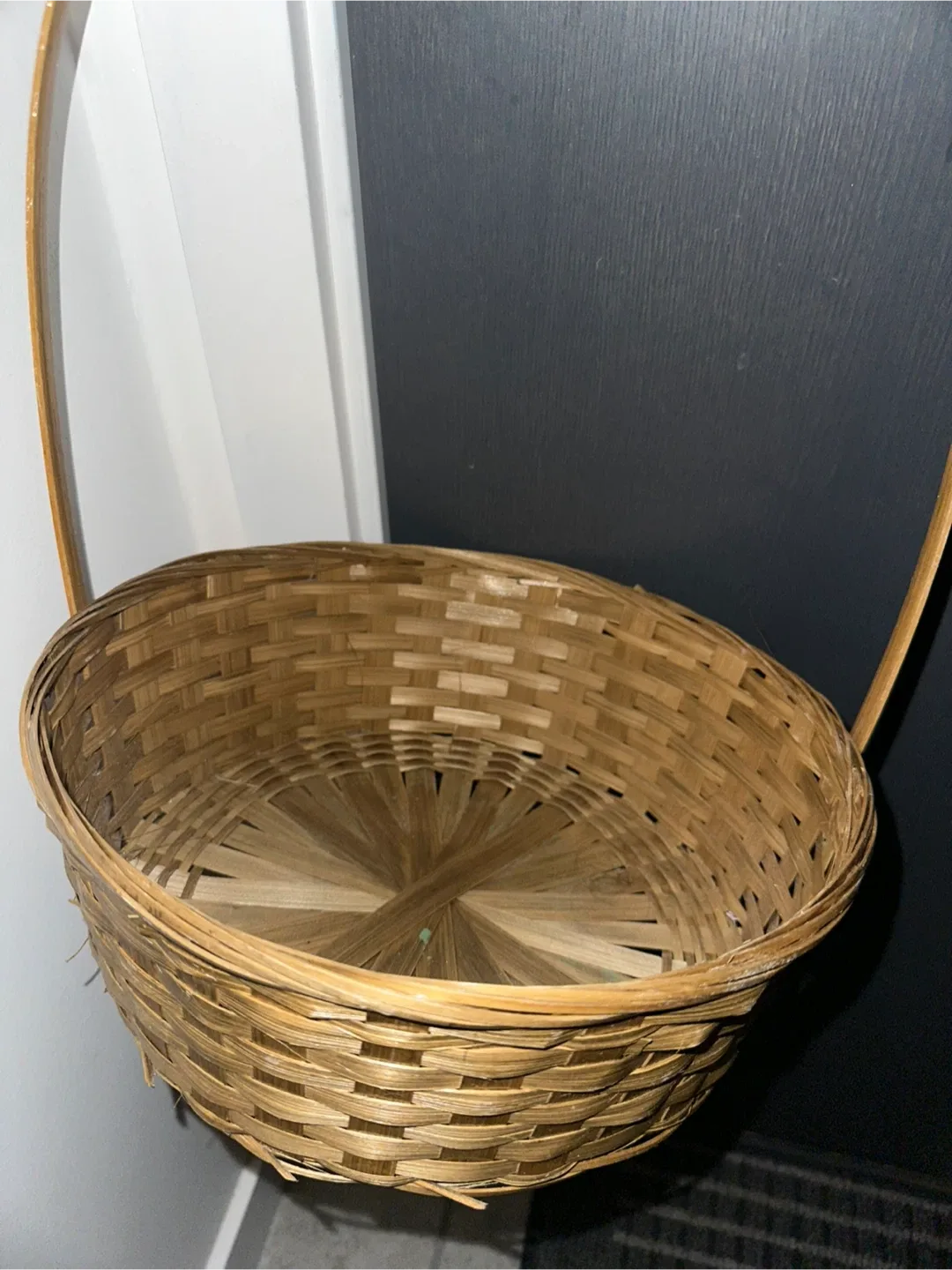 Woven Basket with Handle image indicator(2)