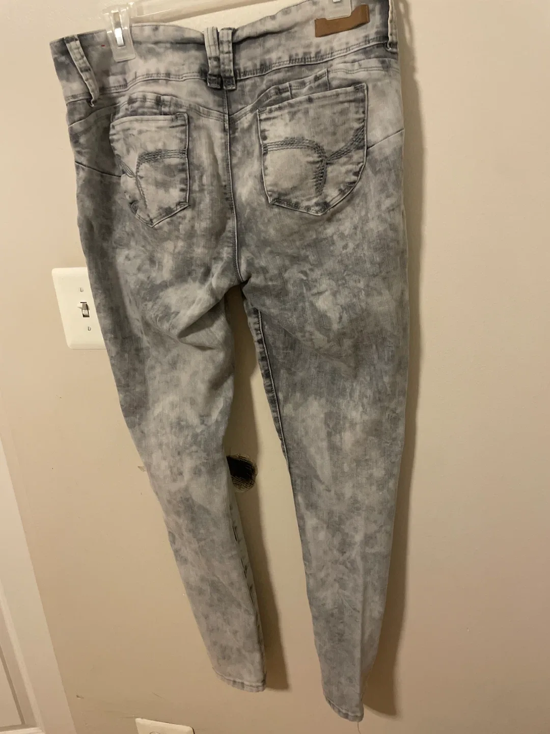 American Eagle Gray Acid Wash Jeans thumbnail