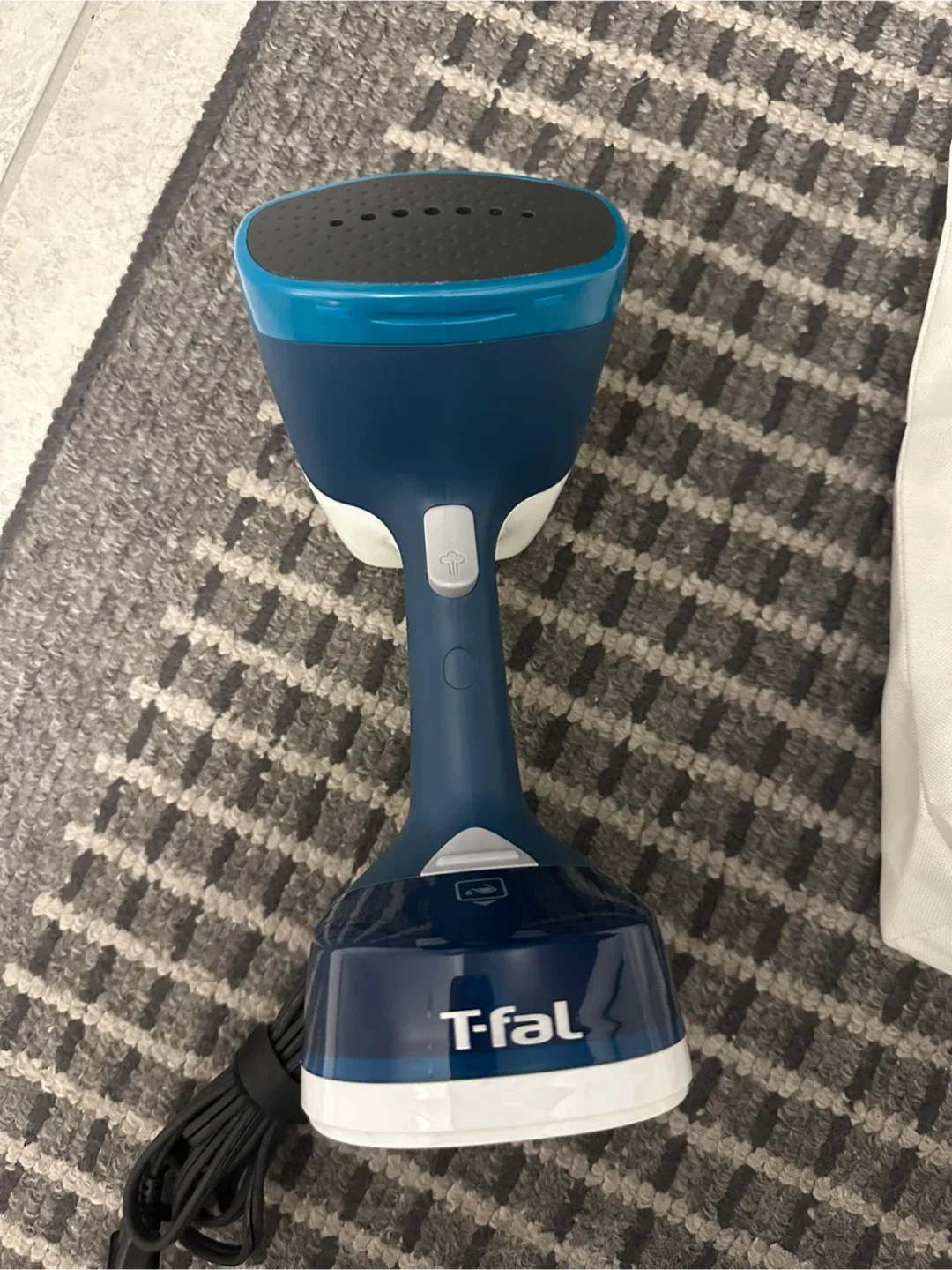 *Like new* - T-fal Access Steam Pocket Steamer image indicator(4)