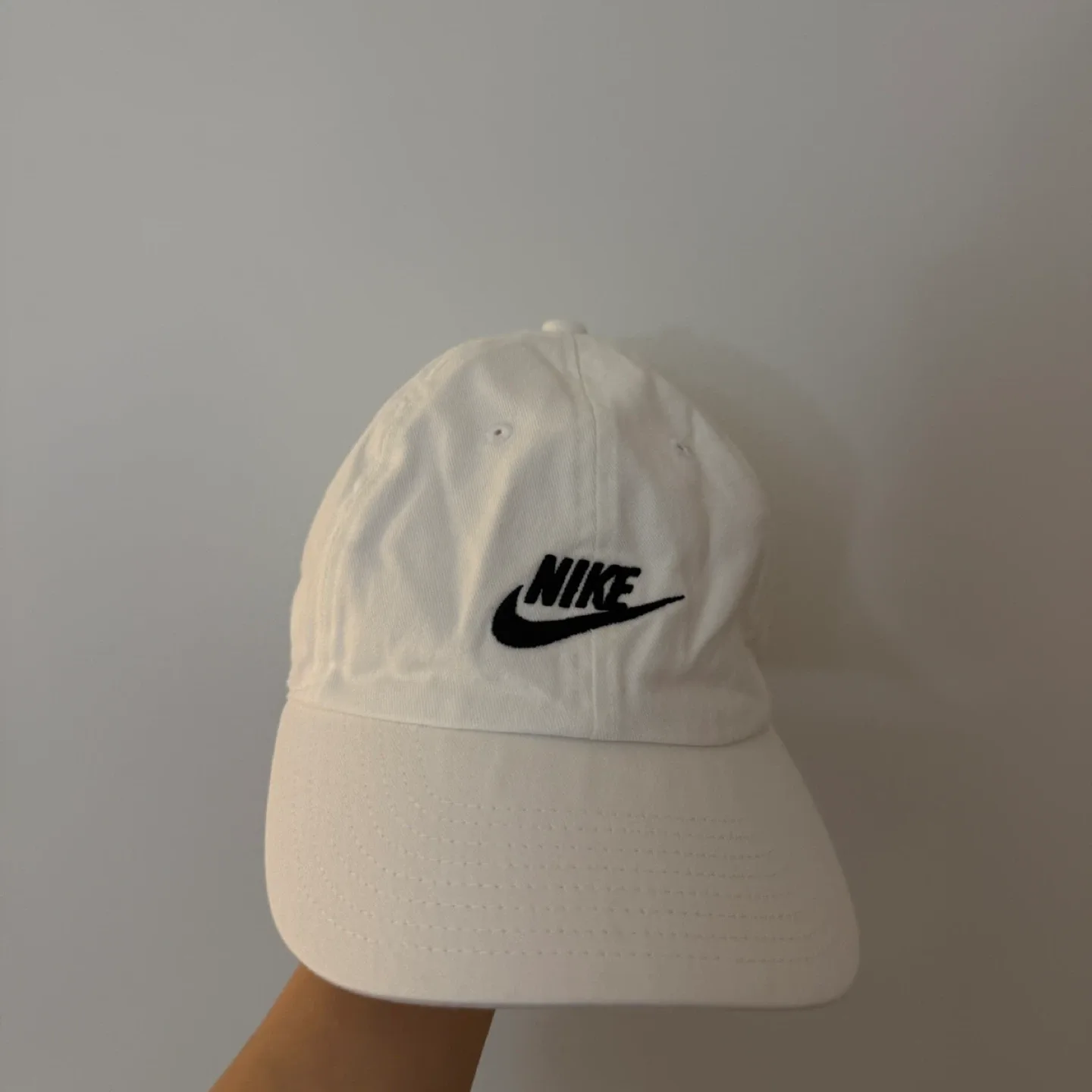 Nike White Cap - Adjustable thumbnail