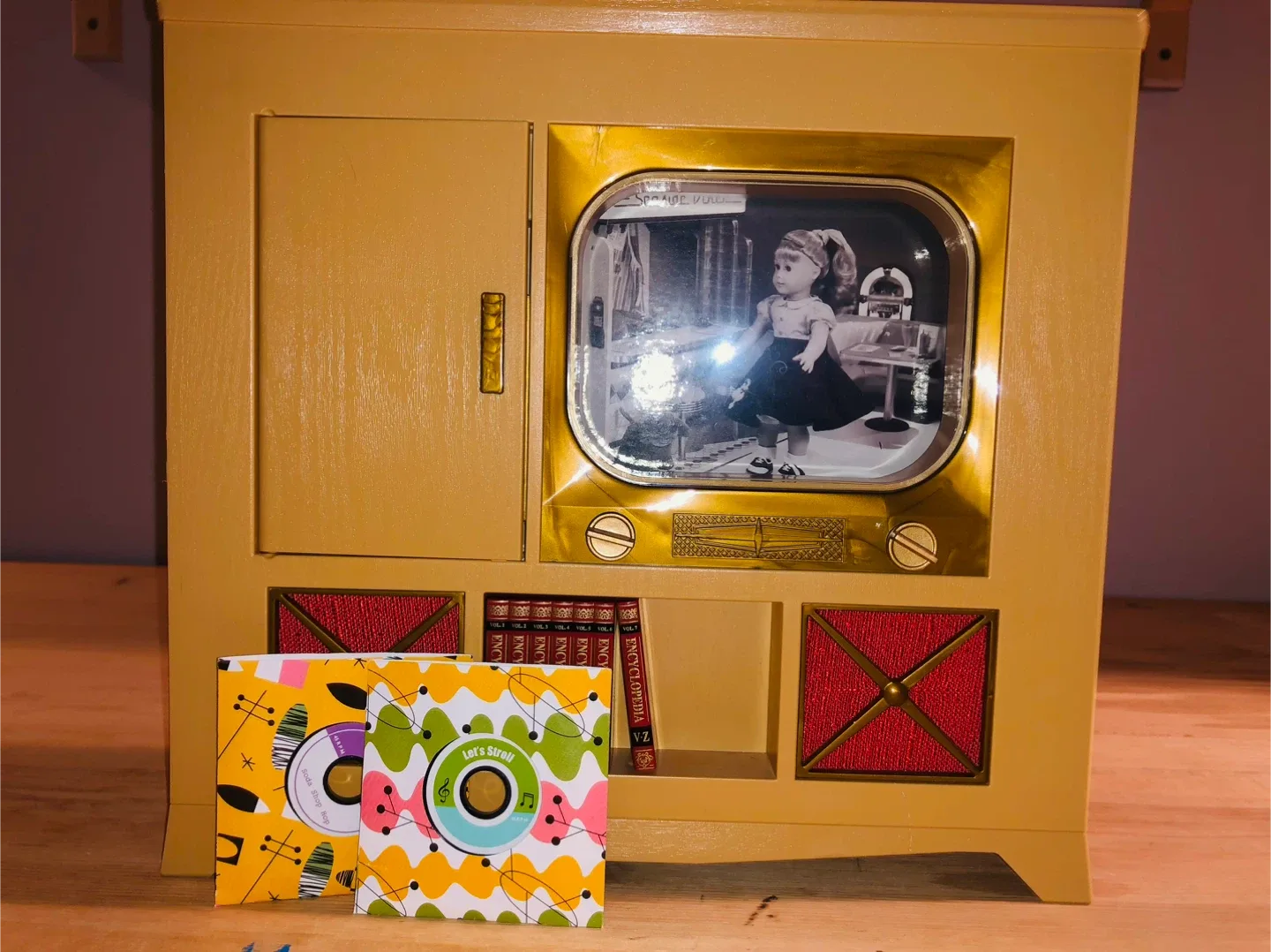 American Girl Retro TV & Record Player image indicator(5)