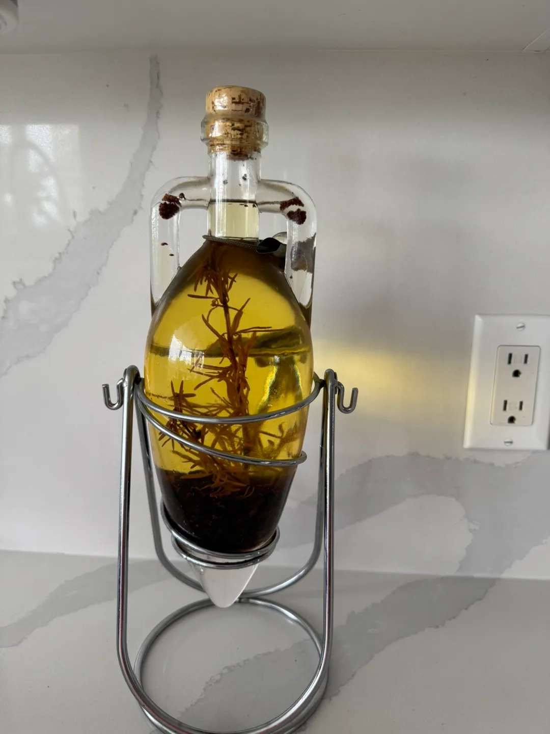 Infused Olive Oil Bottle with Herbs image indicator(2)