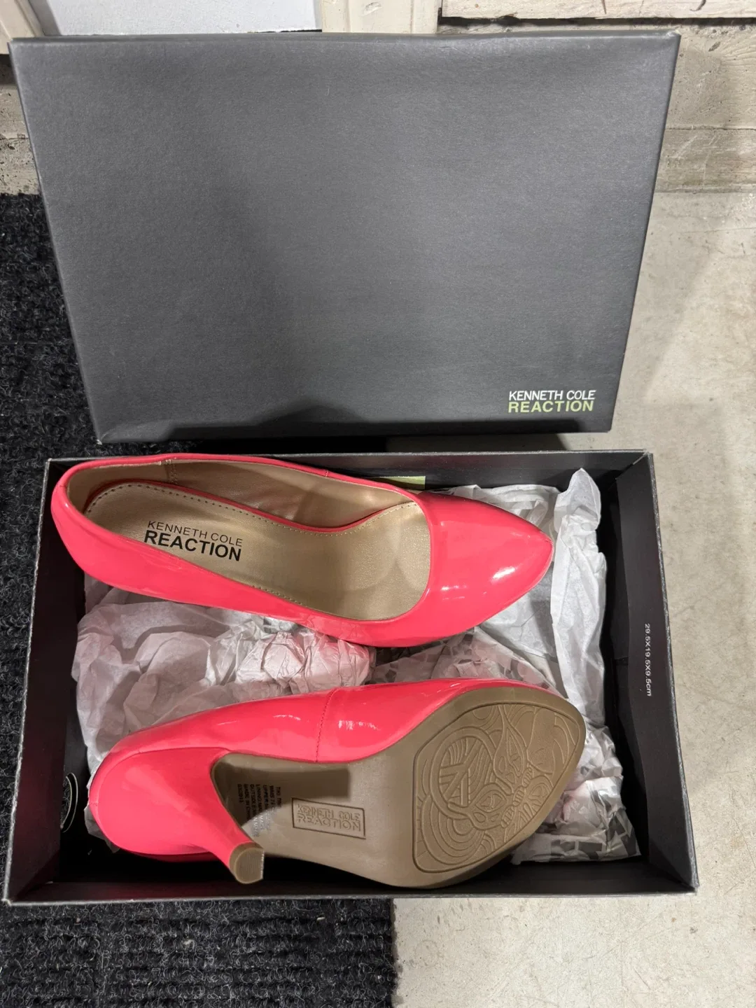 Kenneth Cole Reaction Coral Heels thumbnail