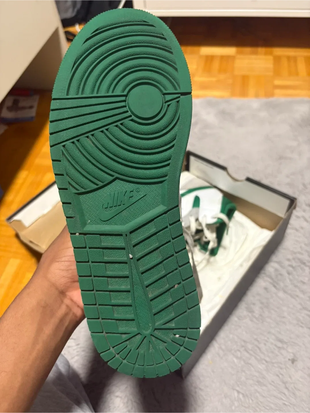 Nike Air Jordan 1 Mid SE Size 9 image indicator(3)