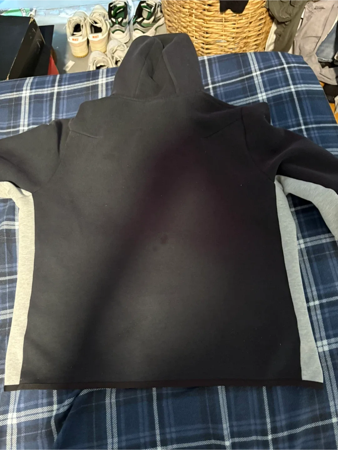 Nike Tech Fleece Full-Zip Hoodie, Grey/Black image indicator(2)