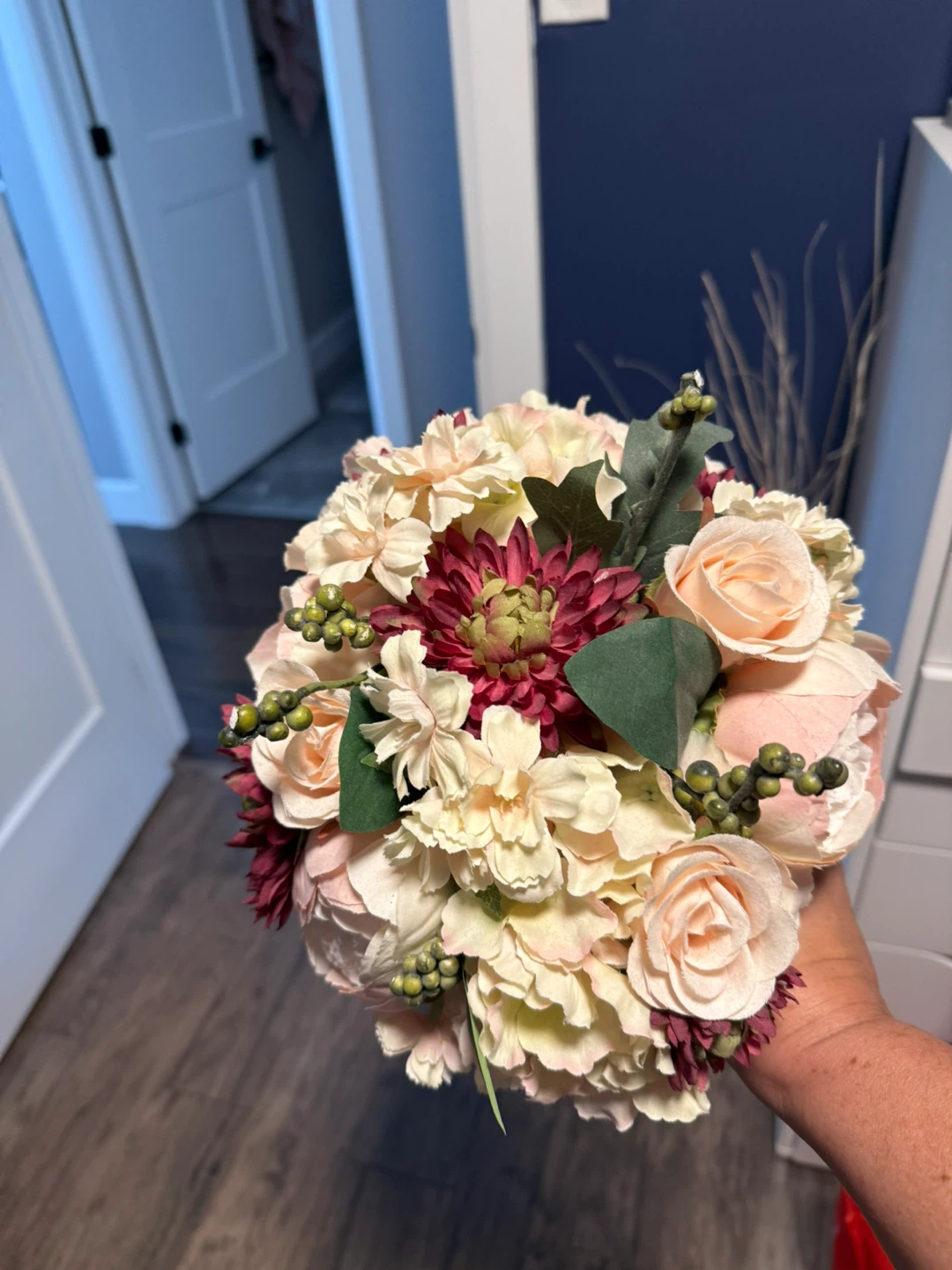 Floral Arrangement in Vase - photo 2
