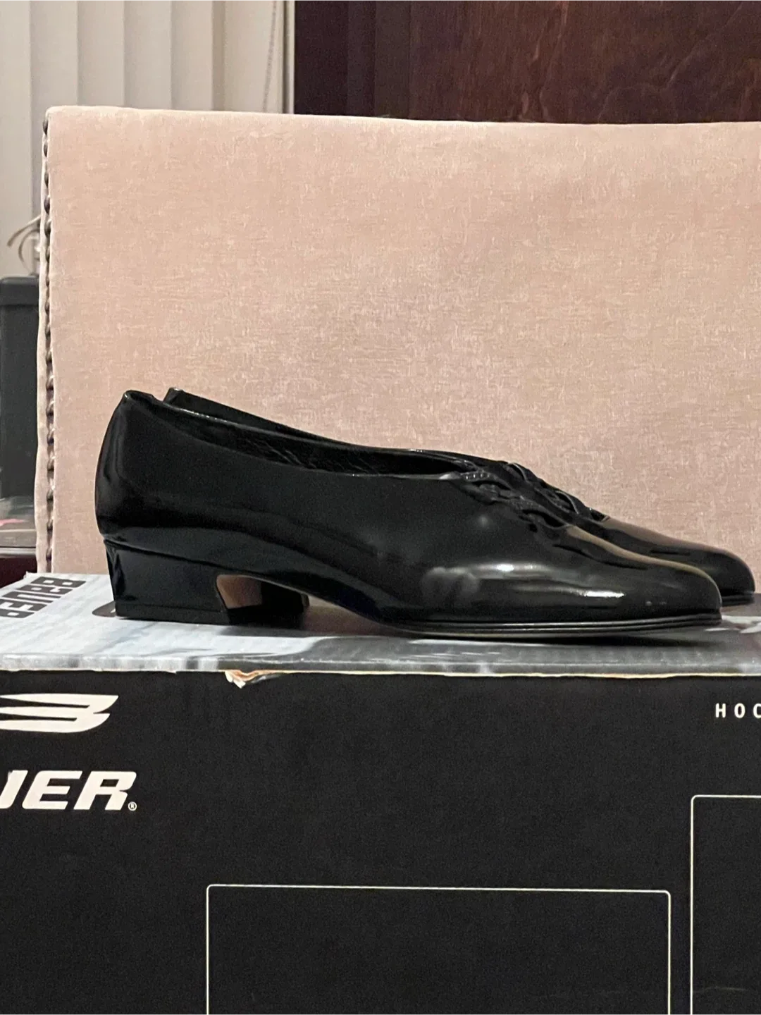 Pillow Tabitha Amalfi Black Women’s Shoes Size 7.5B. thumbnail