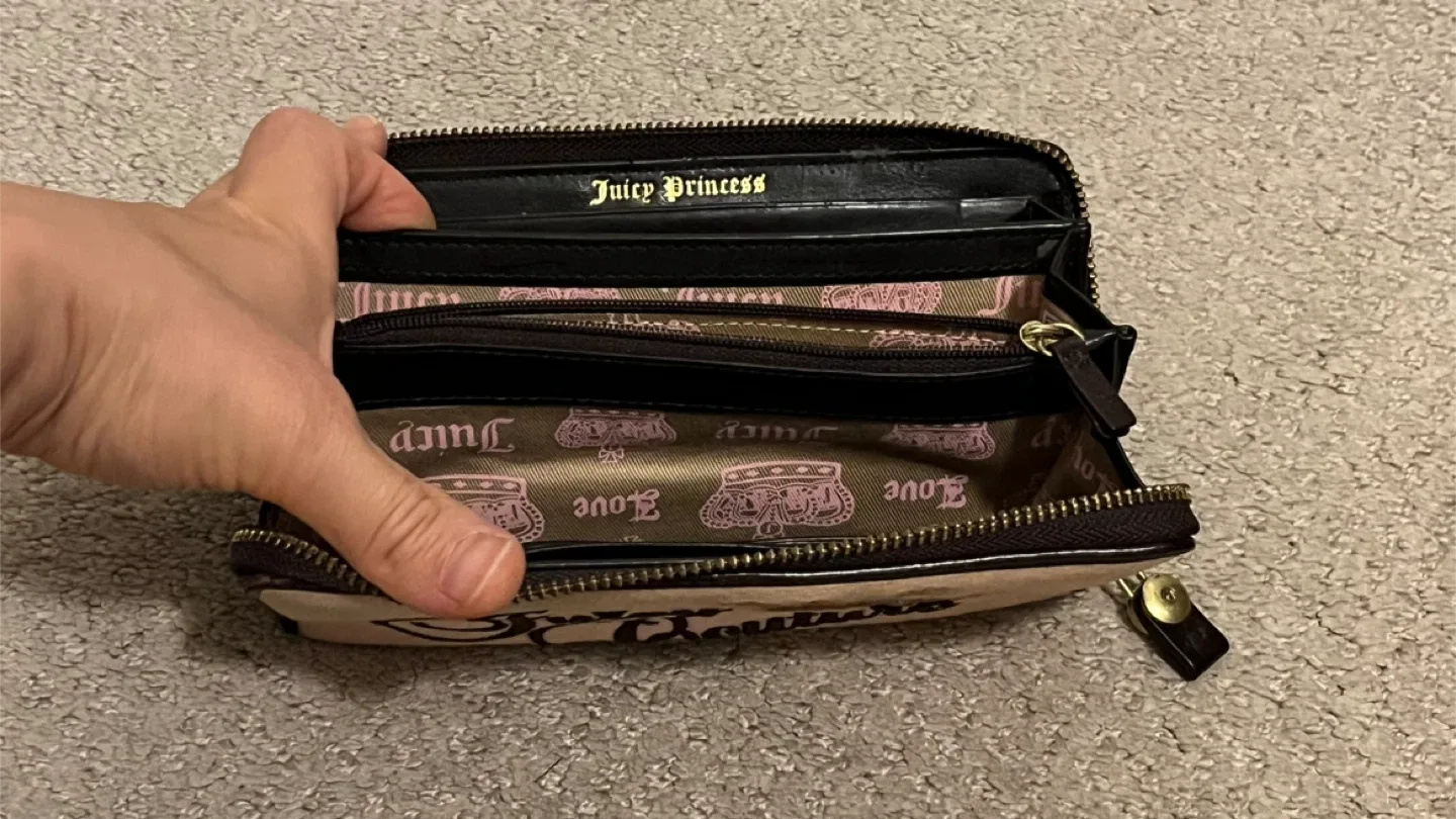 Juicy Couture Wallet - Pink image indicator(3)