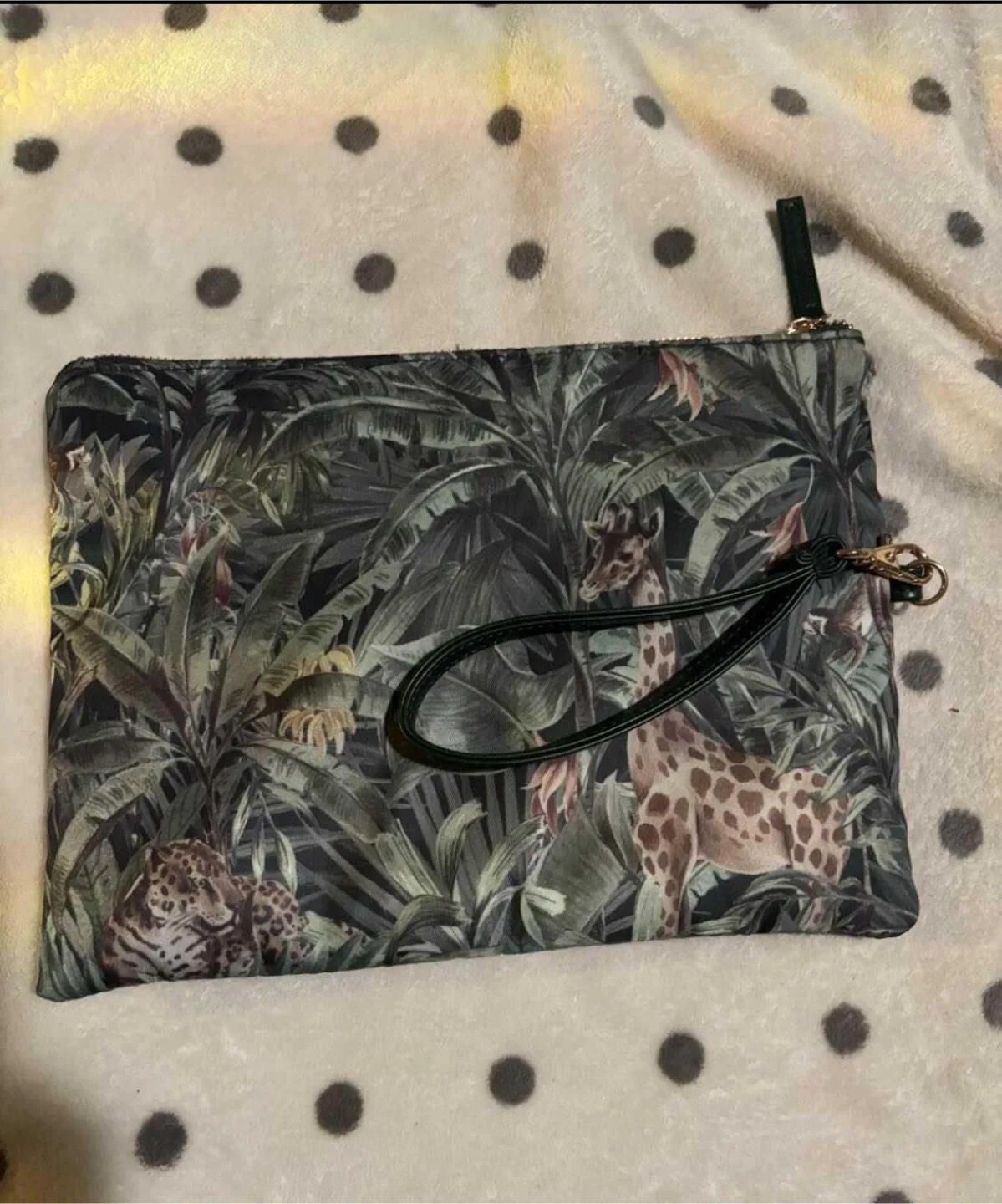 Clutch with Jungle Print image indicator(3)