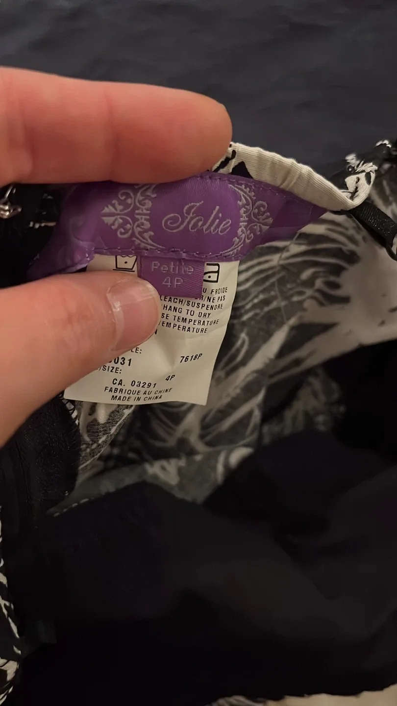 Jolie Petite Black Floral Dress - Size 4P image indicator(3)