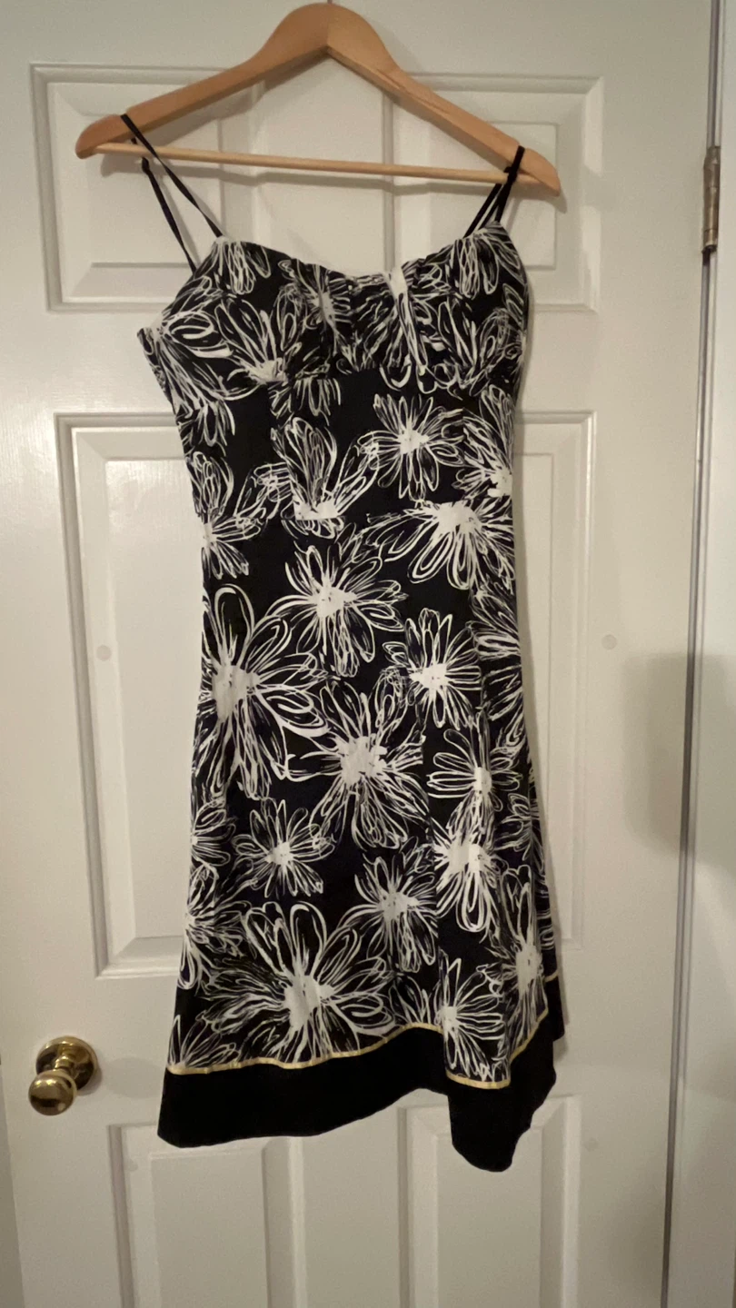 Jolie Petite Black Floral Dress - Size 4P
