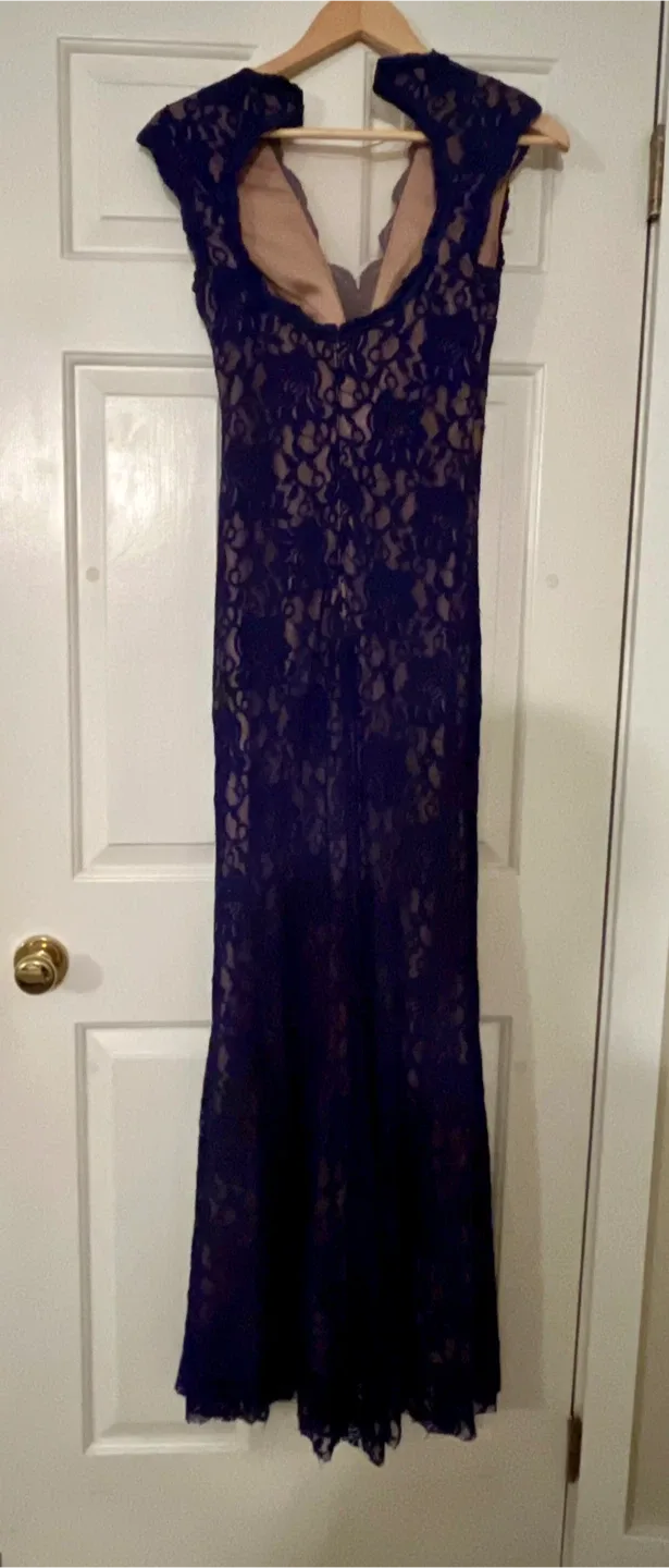 XSCAPE Navy Blue Lace Gown - Size 2 image indicator(2)