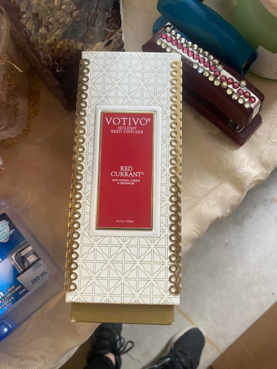 Votivo Holiday Reed Diffuser - Red Currant Scent thumbnail