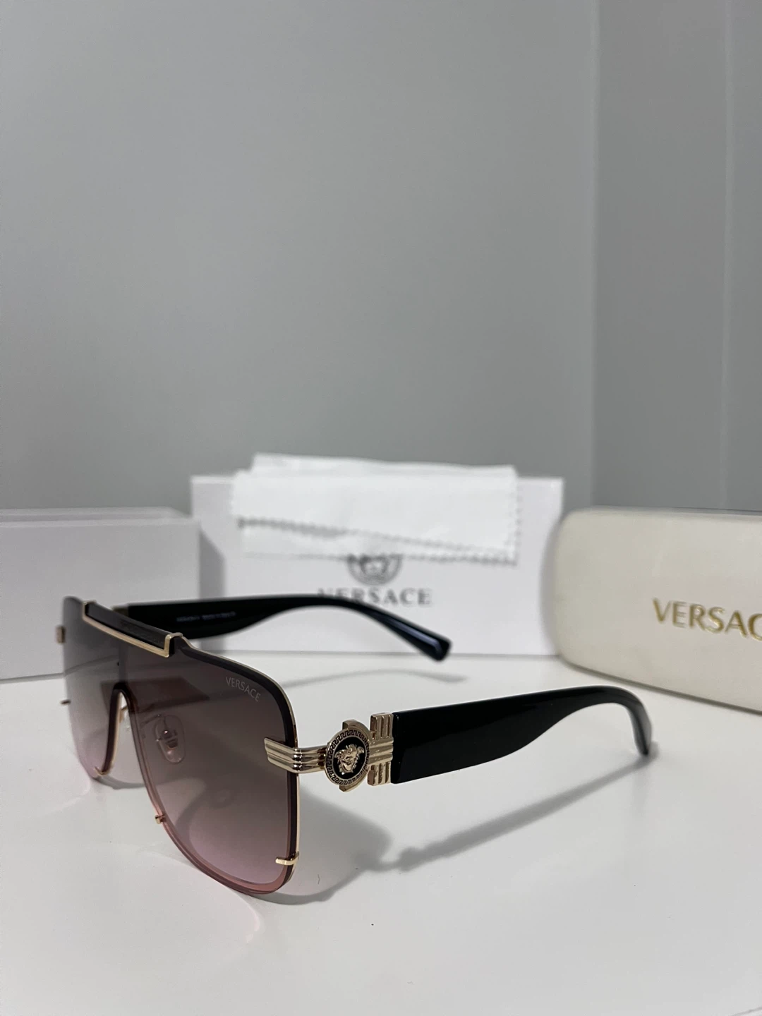Versace Sunglasses - photo 2