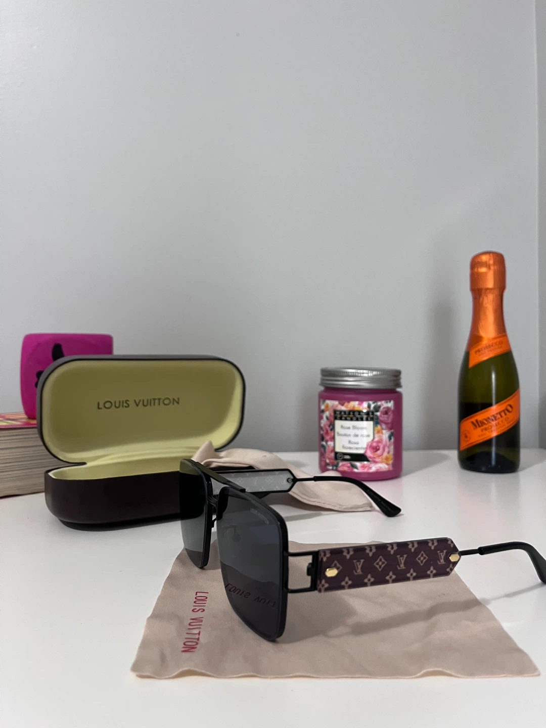 Louis Vuitton Sunglasses - photo 2