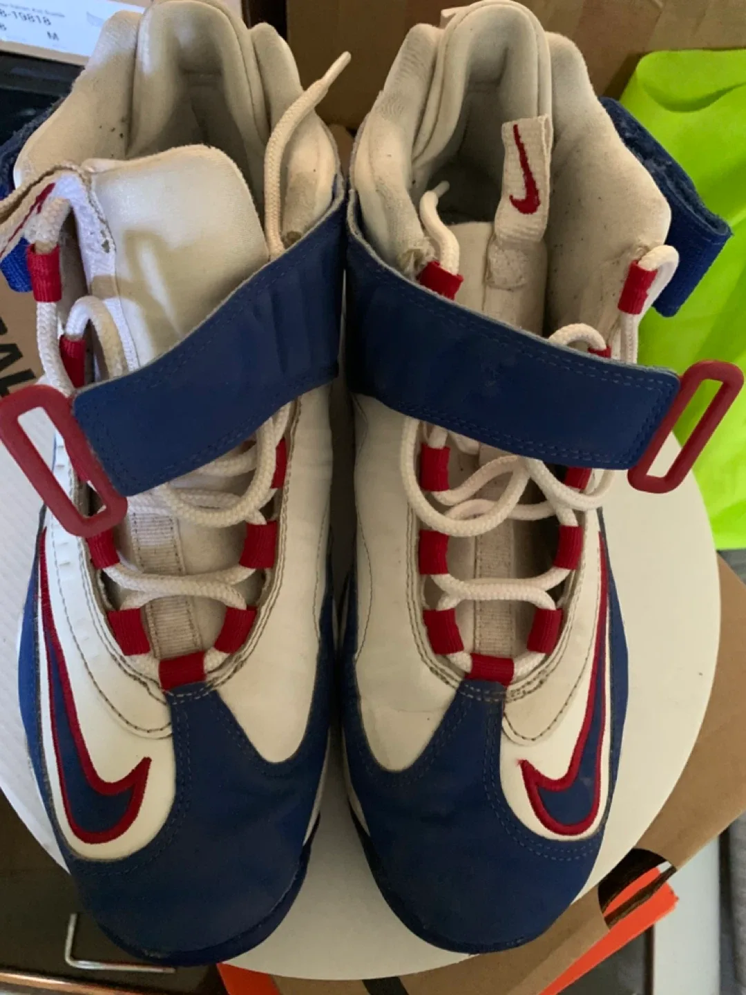 Nike Size 6.5Y 🥕 thumbnail