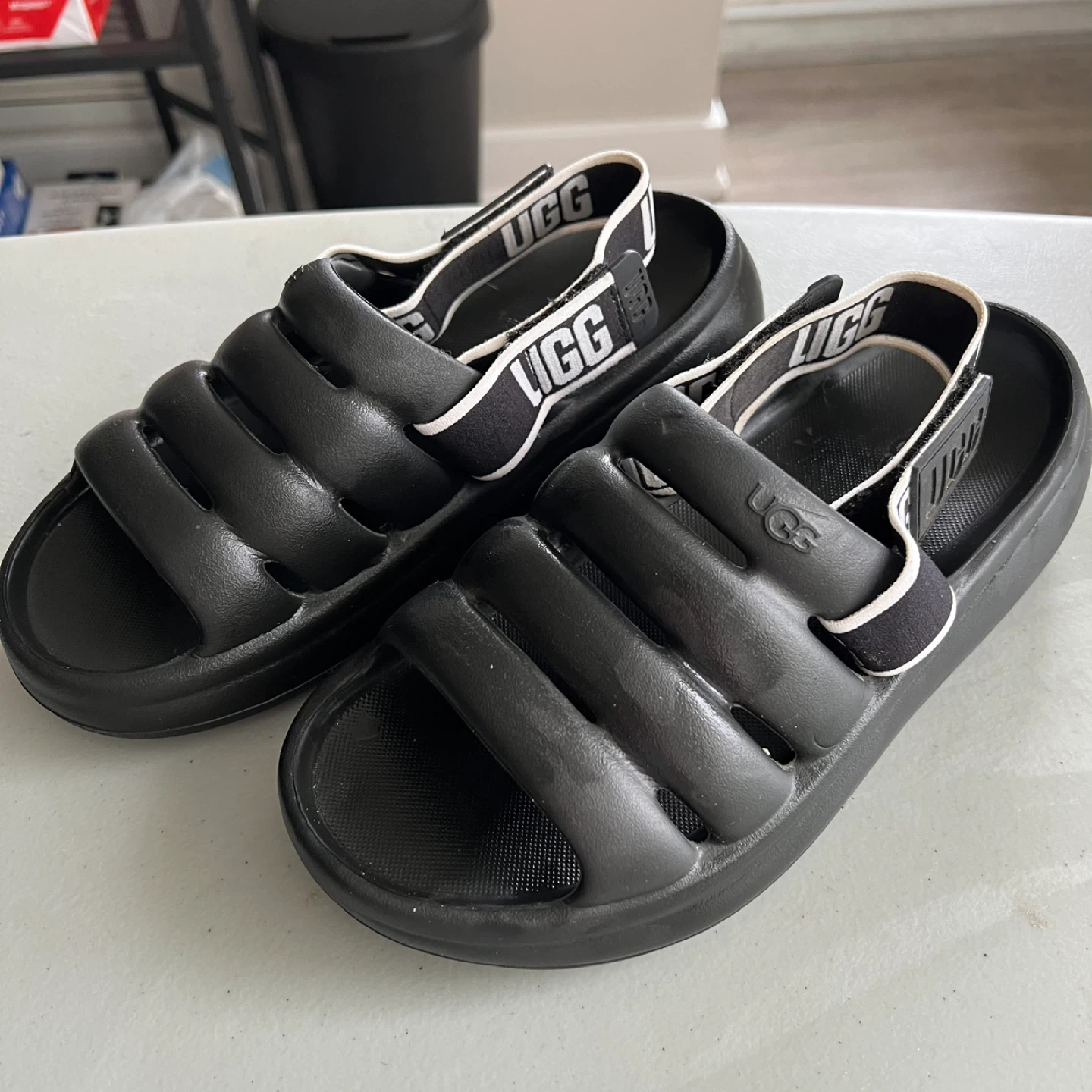 UGG W Sport Yeah Sandals - Black - Size 7 - photo 2