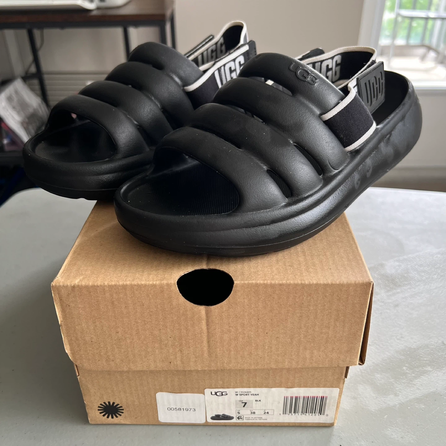 UGG W Sport Yeah Sandals - Black - Size 7 - photo 3