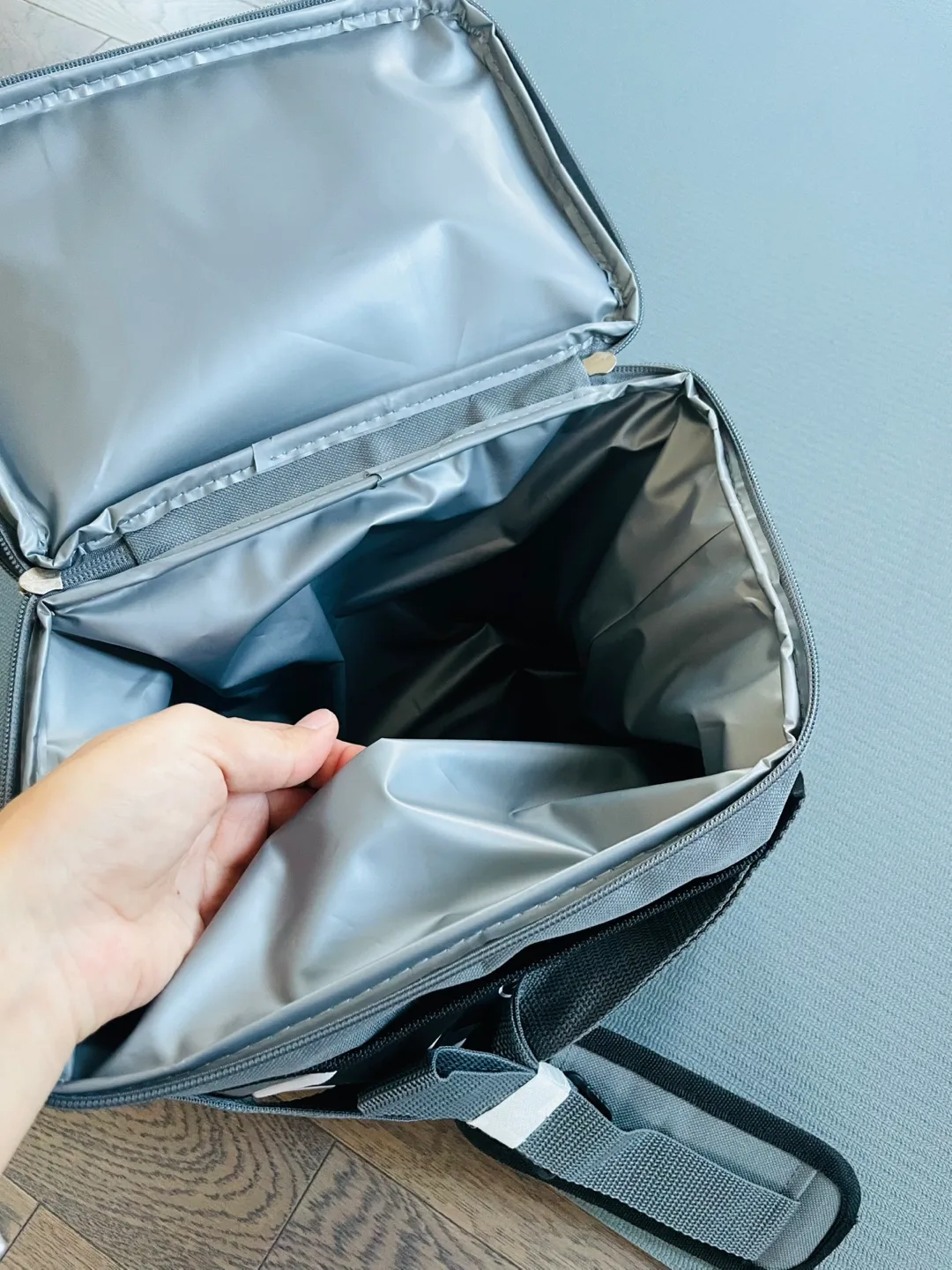 Cameron's Brewing Insulated Cooler Bag image indicator(7)