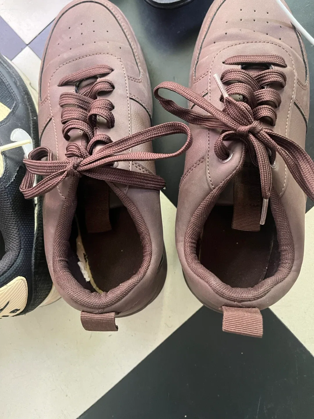 $2 footwear thumbnail